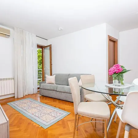 Apartment B&a - Center Of *