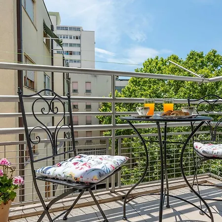 아파트 B&a - Center Of